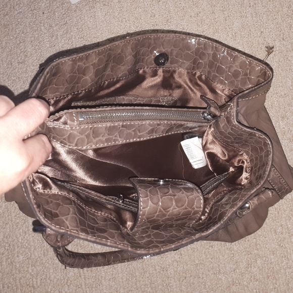 GUESS Purse - Picture 5 of 6